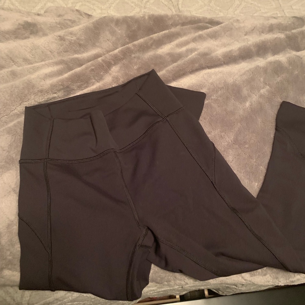 Black lululemon in movement *Everlux*